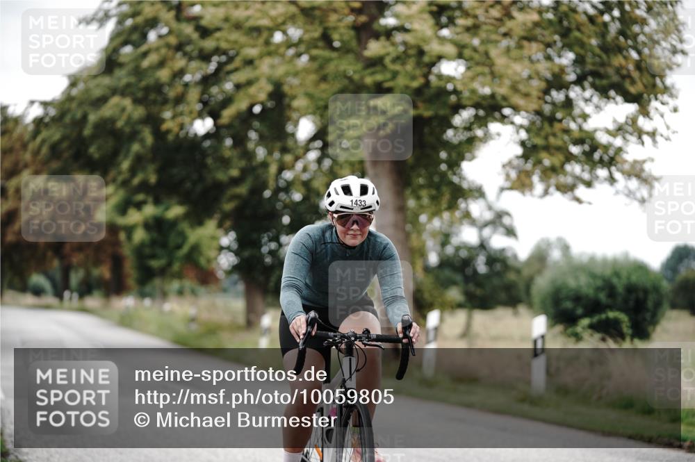 30.08.2026 - Elbe Triathlon Hamburg Michael Burmester http://msf.ph/oto/10059805 30.08.2026 11:35:39 Radfahren 1433 meine-sportfotos.de