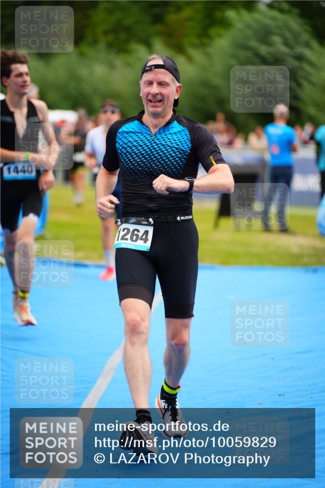 30.08.2026 - Elbe Triathlon Hamburg LAZAROV Photography http://msf.ph/oto/10059829 30.08.2026 11:37:43 Ziel 757, 1264, 1385, 1440 meine-sportfotos.de