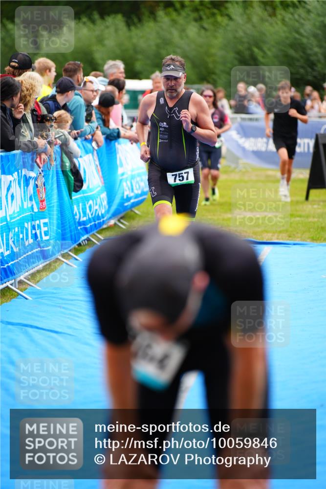 30.08.2026 - Elbe Triathlon Hamburg LAZAROV Photography http://msf.ph/oto/10059846 30.08.2026 11:37:50 Ziel 696, 726, 757, 1374 meine-sportfotos.de