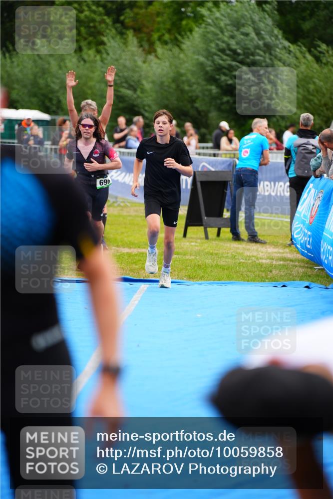 30.08.2026 - Elbe Triathlon Hamburg LAZAROV Photography http://msf.ph/oto/10059858 30.08.2026 11:37:52 Ziel 696, 726, 757, 759, 1374 meine-sportfotos.de