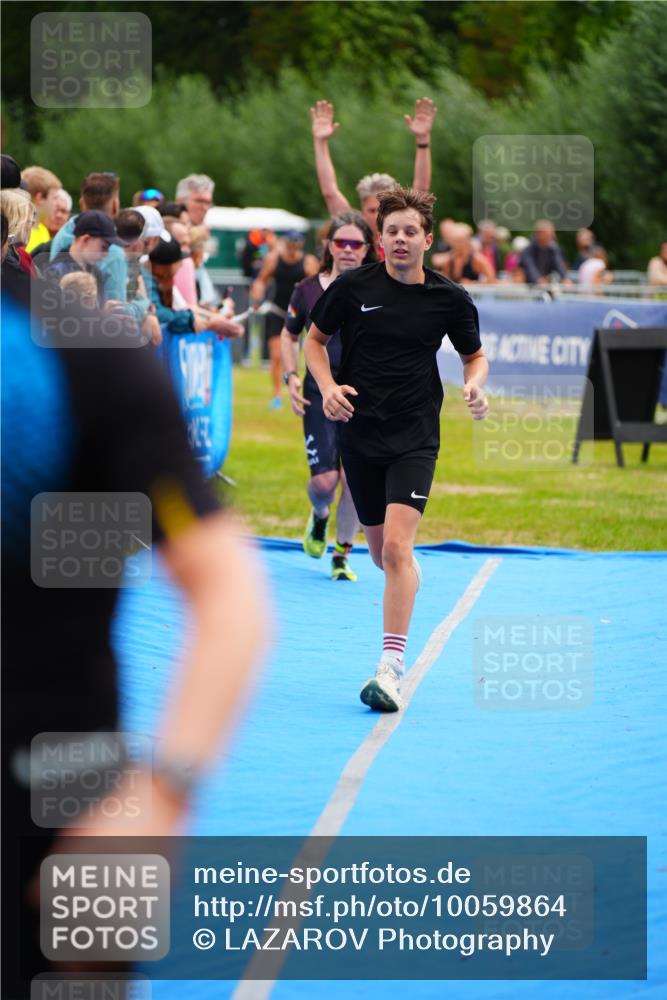 30.08.2026 - Elbe Triathlon Hamburg LAZAROV Photography http://msf.ph/oto/10059864 30.08.2026 11:37:53 Ziel 696, 726, 757, 759, 1374 meine-sportfotos.de
