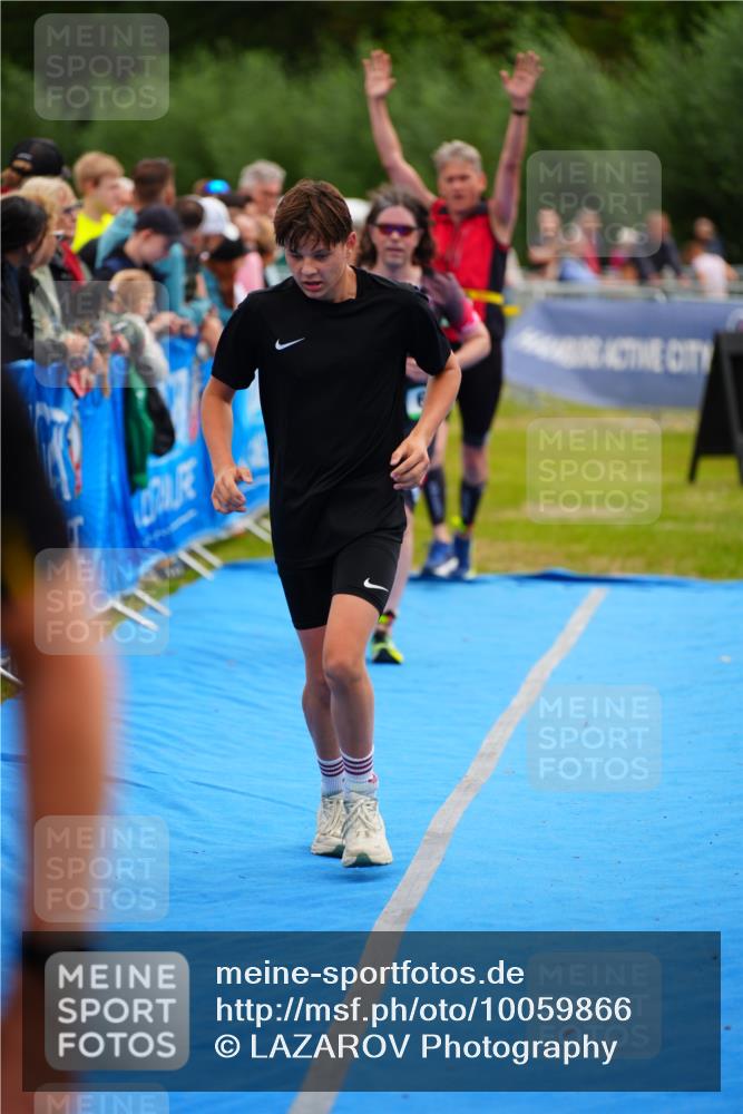 30.08.2026 - Elbe Triathlon Hamburg LAZAROV Photography http://msf.ph/oto/10059866 30.08.2026 11:37:54 Ziel 696, 726, 757, 759, 1298, 1374 meine-sportfotos.de