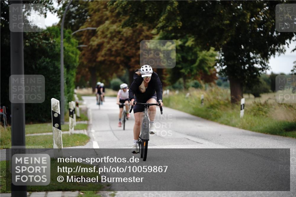 30.08.2026 - Elbe Triathlon Hamburg Michael Burmester http://msf.ph/oto/10059867 30.08.2026 11:36:52 Radfahren 1377, 1574, 1632 meine-sportfotos.de