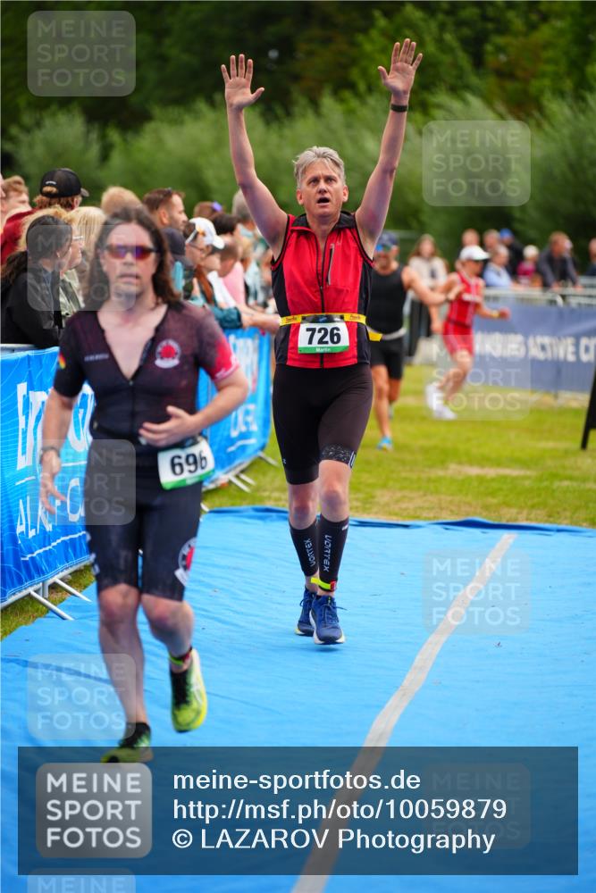 30.08.2026 - Elbe Triathlon Hamburg LAZAROV Photography http://msf.ph/oto/10059879 30.08.2026 11:37:56 Ziel 696, 726, 759, 1298, 1374 meine-sportfotos.de
