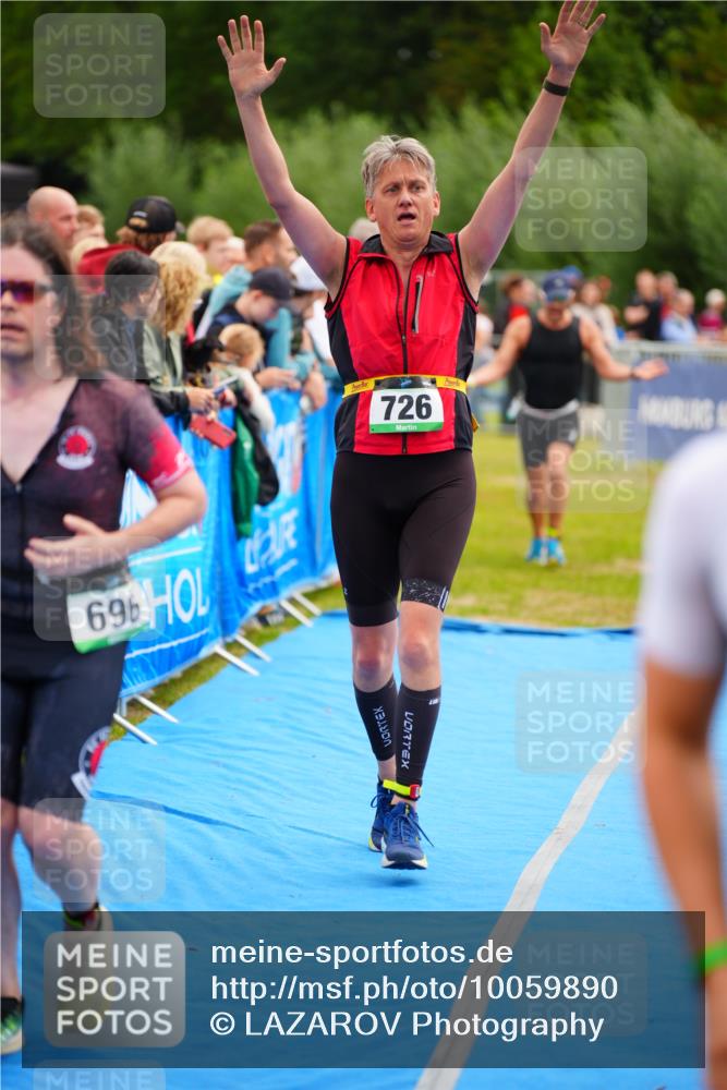 30.08.2026 - Elbe Triathlon Hamburg LAZAROV Photography http://msf.ph/oto/10059890 30.08.2026 11:37:57 Ziel 696, 726, 759, 1298, 1374 meine-sportfotos.de