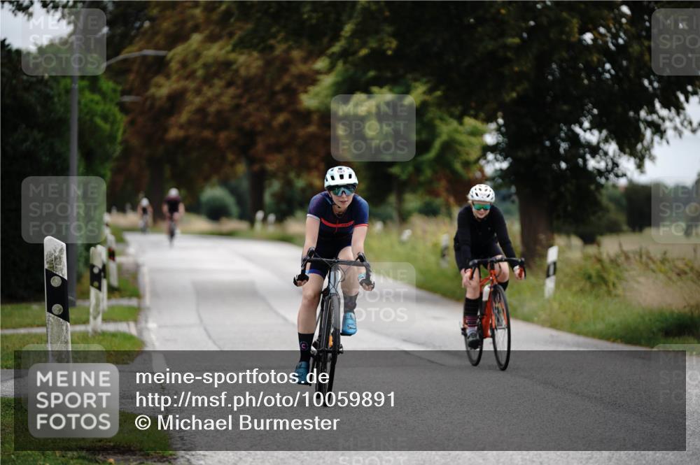 30.08.2026 - Elbe Triathlon Hamburg Michael Burmester http://msf.ph/oto/10059891 30.08.2026 11:37:00 Radfahren 804, 1377, 1534 meine-sportfotos.de