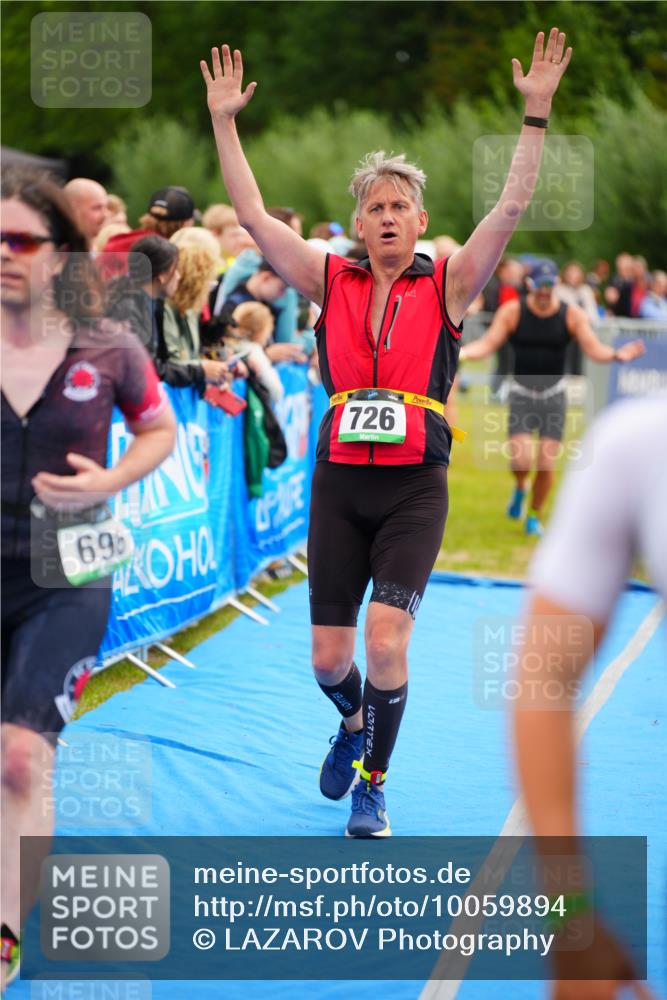 30.08.2026 - Elbe Triathlon Hamburg LAZAROV Photography http://msf.ph/oto/10059894 30.08.2026 11:37:57 Ziel 696, 726, 759, 1298, 1374 meine-sportfotos.de
