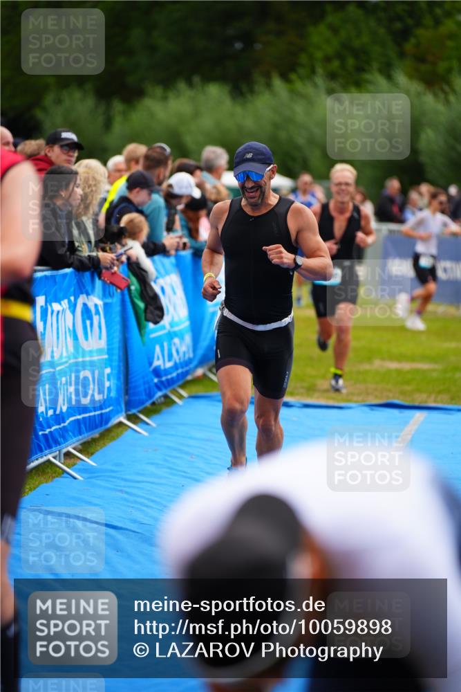 30.08.2026 - Elbe Triathlon Hamburg LAZAROV Photography http://msf.ph/oto/10059898 30.08.2026 11:38:00 Ziel 726, 759, 1298 meine-sportfotos.de