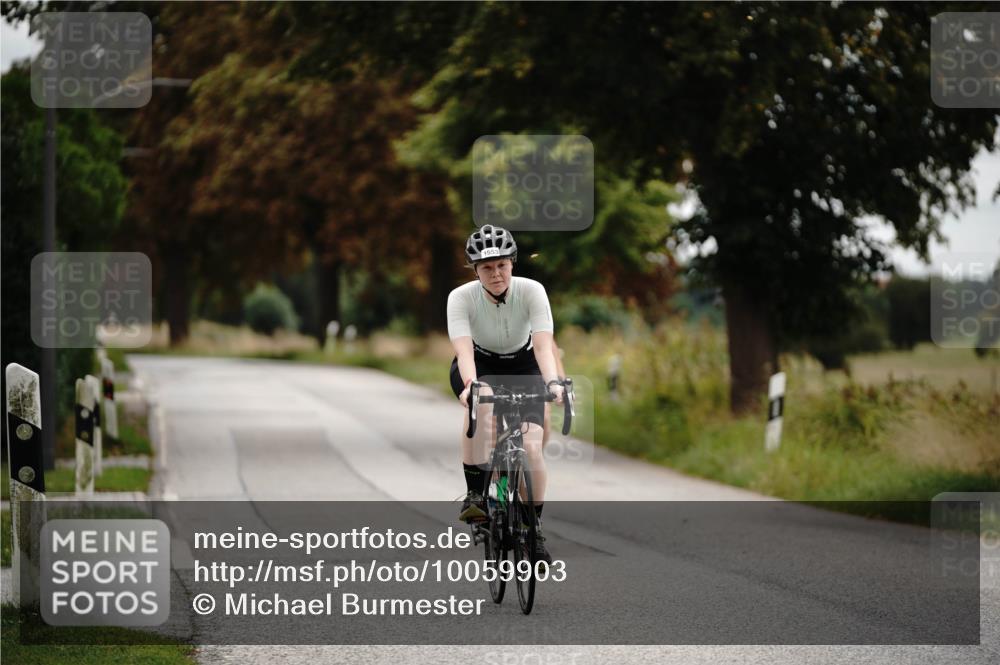 30.08.2026 - Elbe Triathlon Hamburg Michael Burmester http://msf.ph/oto/10059903 30.08.2026 11:37:12 Radfahren 1485, 1553, 1649 meine-sportfotos.de