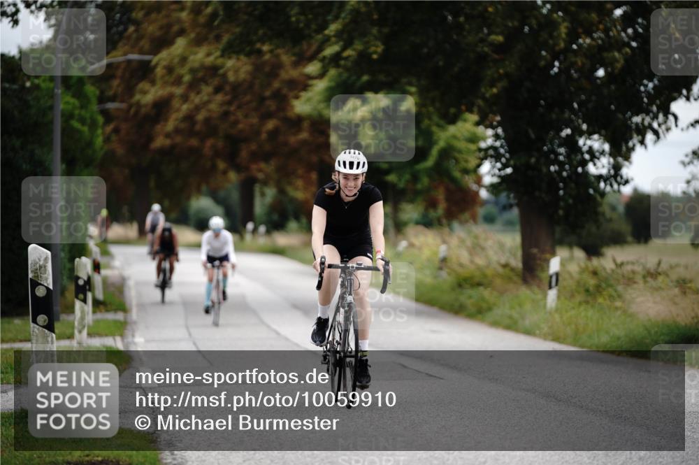 30.08.2026 - Elbe Triathlon Hamburg Michael Burmester http://msf.ph/oto/10059910 30.08.2026 11:37:43 Radfahren 1470, 1495, 1702 meine-sportfotos.de