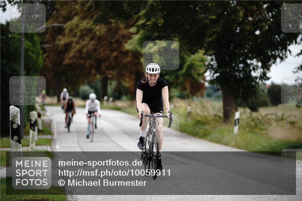 30.08.2026 - Elbe Triathlon Hamburg Michael Burmester http://msf.ph/oto/10059911 30.08.2026 11:37:43 Radfahren 1470, 1495, 1702 meine-sportfotos.de