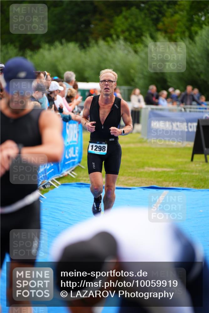 30.08.2026 - Elbe Triathlon Hamburg LAZAROV Photography http://msf.ph/oto/10059919 30.08.2026 11:38:02 Ziel 759, 1298 meine-sportfotos.de