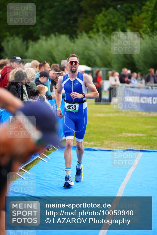 30.08.2026 - Elbe Triathlon Hamburg LAZAROV Photography http://msf.ph/oto/10059940 30.08.2026 11:38:08 Ziel  meine-sportfotos.de