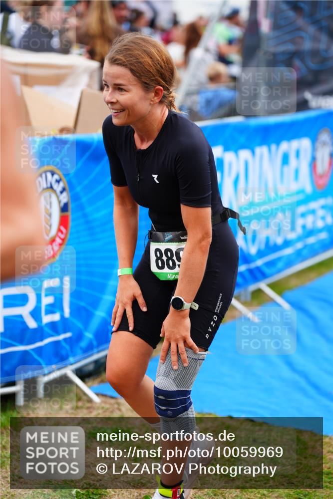 30.08.2026 - Elbe Triathlon Hamburg LAZAROV Photography http://msf.ph/oto/10059969 30.08.2026 11:38:24 Ziel 889, 1335, 1422 meine-sportfotos.de