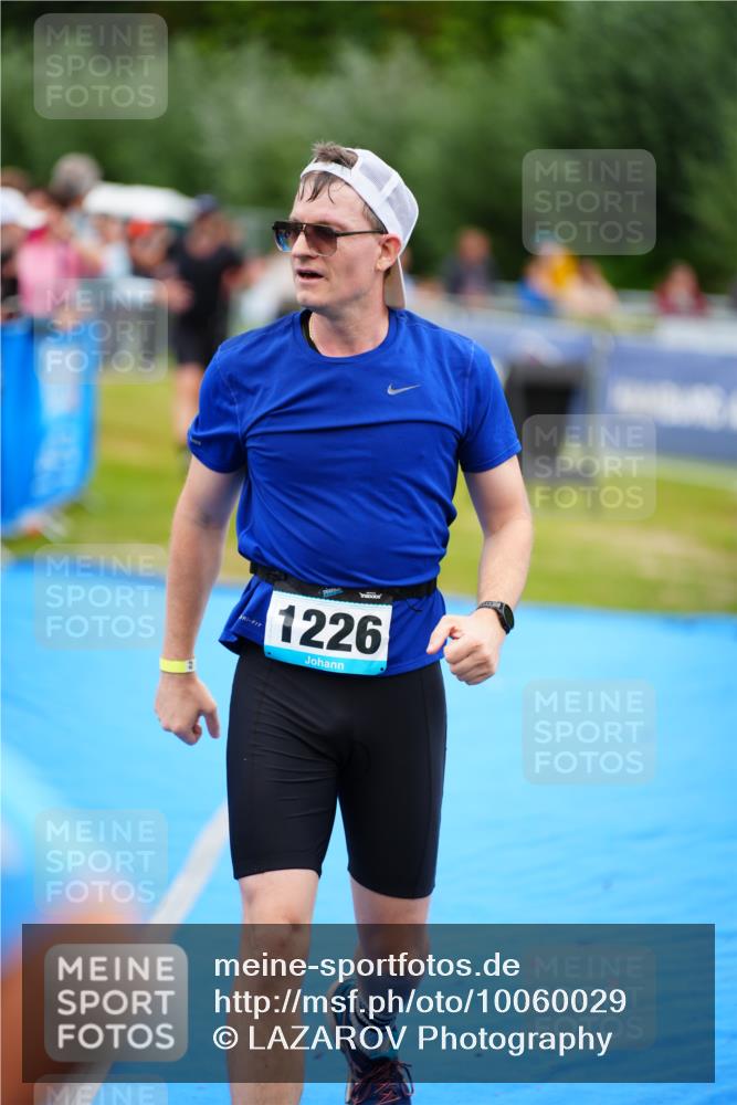30.08.2026 - Elbe Triathlon Hamburg LAZAROV Photography http://msf.ph/oto/10060029 30.08.2026 11:38:45 Ziel 1162, 1226, 1253 meine-sportfotos.de