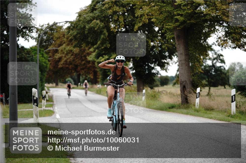 30.08.2026 - Elbe Triathlon Hamburg Michael Burmester http://msf.ph/oto/10060031 30.08.2026 11:38:33 Radfahren 1465, 1626, 1633 meine-sportfotos.de