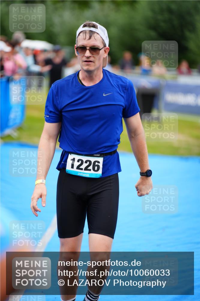 30.08.2026 - Elbe Triathlon Hamburg LAZAROV Photography http://msf.ph/oto/10060033 30.08.2026 11:38:45 Ziel 1162, 1226, 1253 meine-sportfotos.de