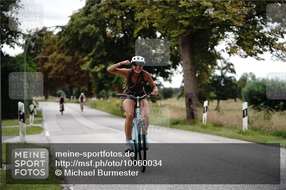 30.08.2026 - Elbe Triathlon Hamburg Michael Burmester http://msf.ph/oto/10060034 30.08.2026 11:38:33 Radfahren 1465, 1626, 1633 meine-sportfotos.de