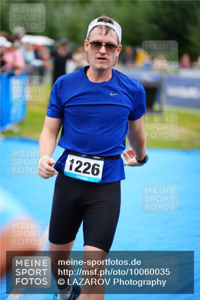30.08.2026 - Elbe Triathlon Hamburg LAZAROV Photography http://msf.ph/oto/10060035 30.08.2026 11:38:45 Ziel 1162, 1226, 1253 meine-sportfotos.de