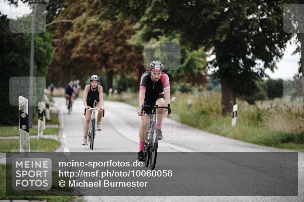 30.08.2026 - Elbe Triathlon Hamburg Michael Burmester http://msf.ph/oto/10060056 30.08.2026 11:38:52 Radfahren 1535, 1596, 1637 meine-sportfotos.de