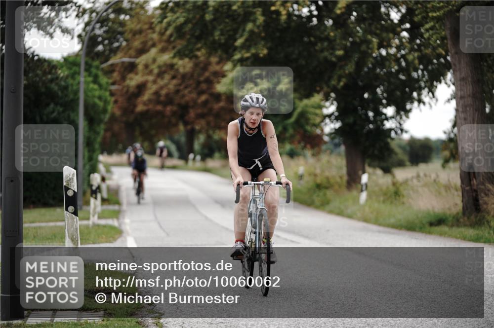30.08.2026 - Elbe Triathlon Hamburg Michael Burmester http://msf.ph/oto/10060062 30.08.2026 11:38:54 Radfahren 1535, 1596, 1637 meine-sportfotos.de