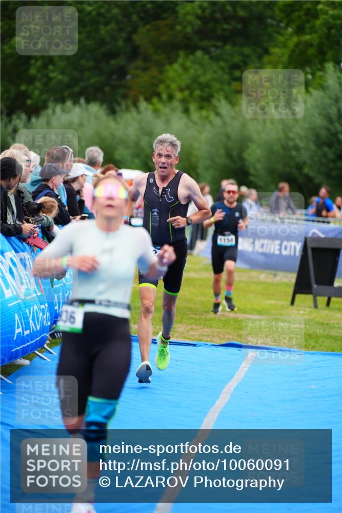 30.08.2026 - Elbe Triathlon Hamburg LAZAROV Photography http://msf.ph/oto/10060091 30.08.2026 11:39:01 Ziel 936, 1158, 1346, 1456 meine-sportfotos.de