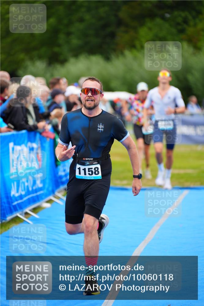30.08.2026 - Elbe Triathlon Hamburg LAZAROV Photography http://msf.ph/oto/10060118 30.08.2026 11:39:06 Ziel 1158, 1169, 1319, 1346, 1456 meine-sportfotos.de