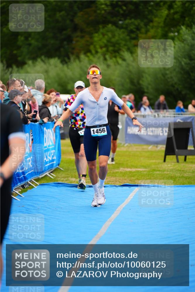 30.08.2026 - Elbe Triathlon Hamburg LAZAROV Photography http://msf.ph/oto/10060125 30.08.2026 11:39:07 Ziel 877, 1158, 1169, 1319, 1456 meine-sportfotos.de
