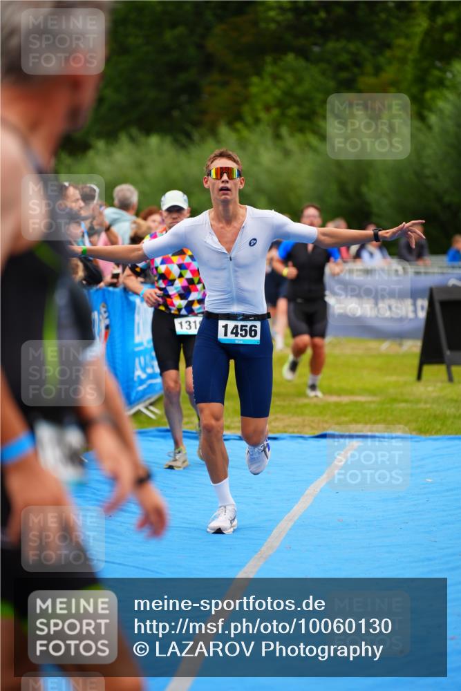 30.08.2026 - Elbe Triathlon Hamburg LAZAROV Photography http://msf.ph/oto/10060130 30.08.2026 11:39:08 Ziel 877, 1158, 1169, 1319, 1456 meine-sportfotos.de