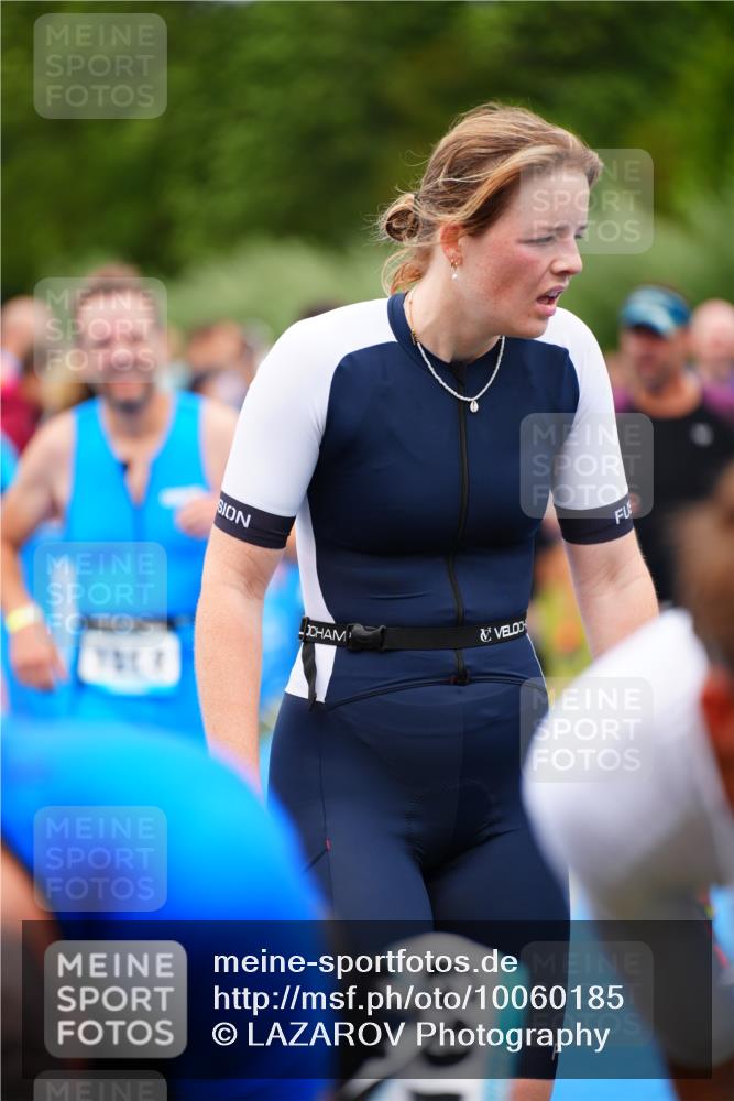 30.08.2026 - Elbe Triathlon Hamburg LAZAROV Photography http://msf.ph/oto/10060185 30.08.2026 11:39:19 Ziel 709, 877, 1064, 1123, 1125, 1205, 1214, 1256 meine-sportfotos.de