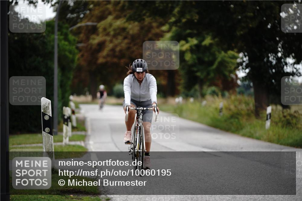 30.08.2026 - Elbe Triathlon Hamburg Michael Burmester http://msf.ph/oto/10060195 30.08.2026 11:40:09 Radfahren 1582, 1585 meine-sportfotos.de