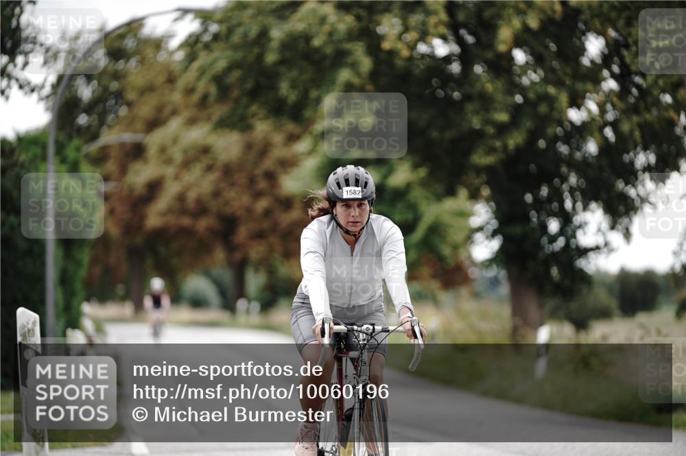 30.08.2026 - Elbe Triathlon Hamburg Michael Burmester http://msf.ph/oto/10060196 30.08.2026 11:40:10 Radfahren 1582, 1585 meine-sportfotos.de