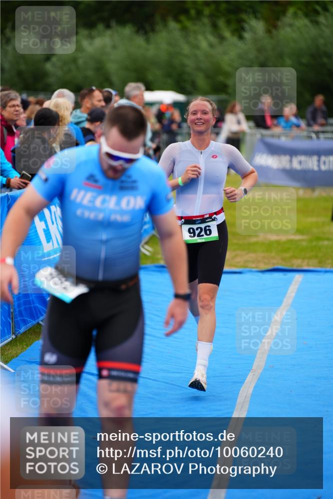 30.08.2026 - Elbe Triathlon Hamburg LAZAROV Photography http://msf.ph/oto/10060240 30.08.2026 11:39:32 Ziel 926, 979, 992 meine-sportfotos.de