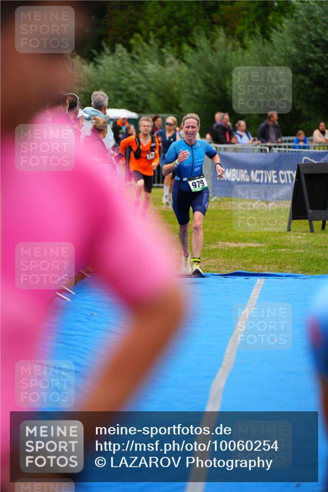30.08.2026 - Elbe Triathlon Hamburg LAZAROV Photography http://msf.ph/oto/10060254 30.08.2026 11:39:38 Ziel 812, 979, 1146 meine-sportfotos.de