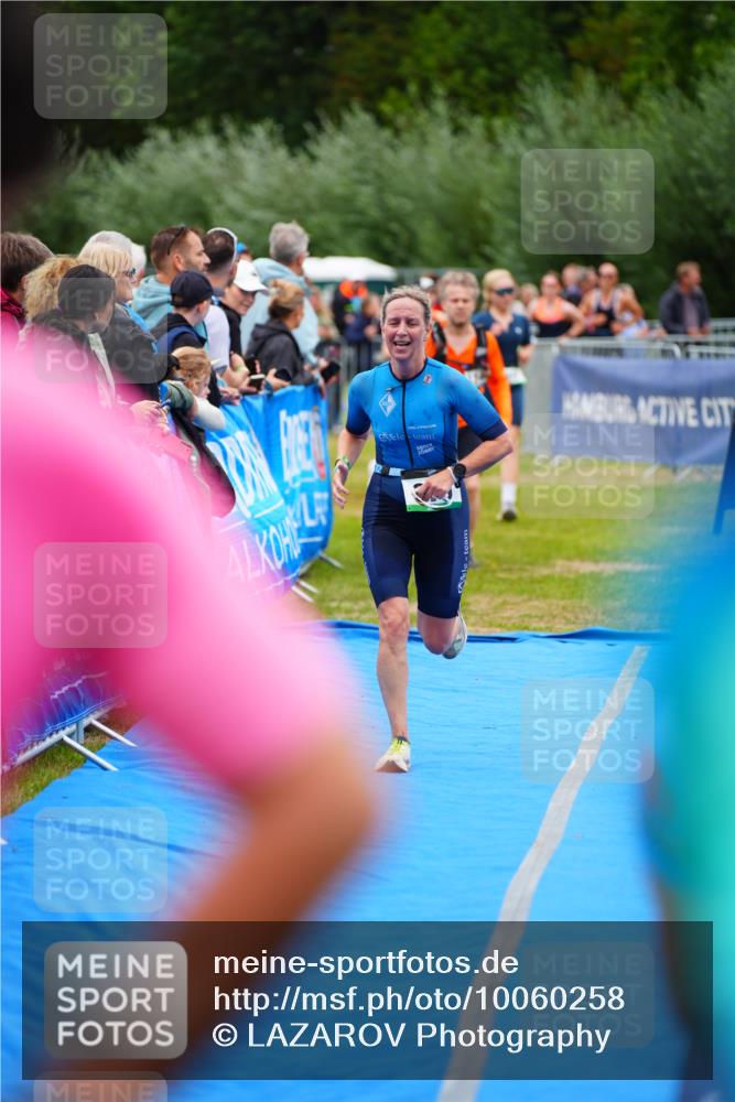 30.08.2026 - Elbe Triathlon Hamburg LAZAROV Photography http://msf.ph/oto/10060258 30.08.2026 11:39:39 Ziel 812, 979, 1146 meine-sportfotos.de