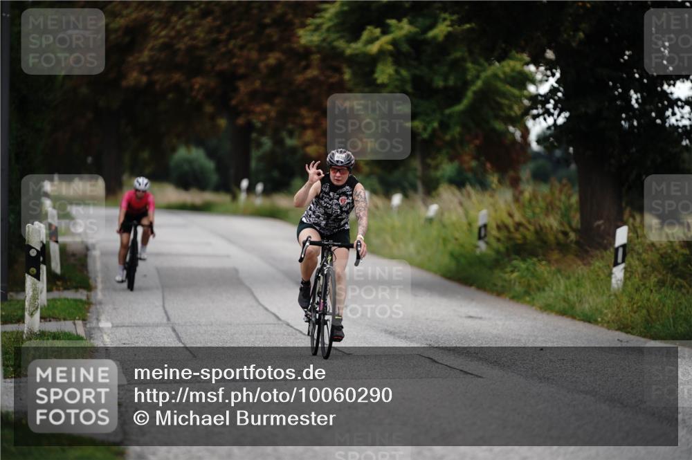 30.08.2026 - Elbe Triathlon Hamburg Michael Burmester http://msf.ph/oto/10060290 30.08.2026 11:42:44 Radfahren 1474, 1629, 1638 meine-sportfotos.de