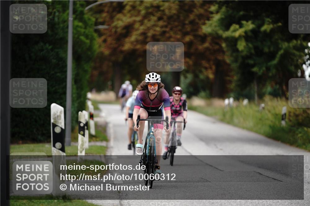 30.08.2026 - Elbe Triathlon Hamburg Michael Burmester http://msf.ph/oto/10060312 30.08.2026 11:43:20 Radfahren 1635, 1668, 1673 meine-sportfotos.de