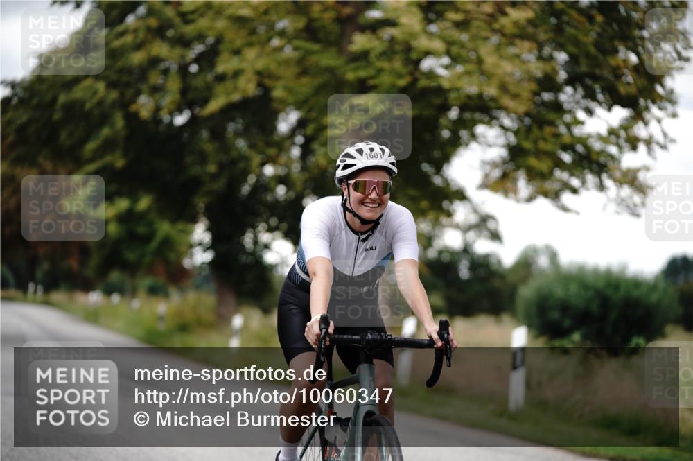 30.08.2026 - Elbe Triathlon Hamburg Michael Burmester http://msf.ph/oto/10060347 30.08.2026 11:43:32 Radfahren 1601, 1647 meine-sportfotos.de