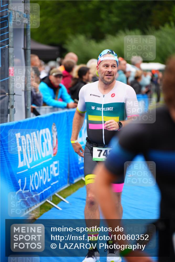 30.08.2026 - Elbe Triathlon Hamburg LAZAROV Photography http://msf.ph/oto/10060352 30.08.2026 11:40:04 Ziel 742, 1245, 1268 meine-sportfotos.de