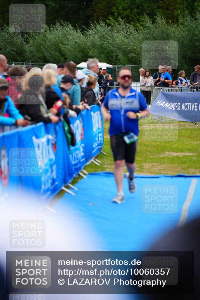 30.08.2026 - Elbe Triathlon Hamburg LAZAROV Photography http://msf.ph/oto/10060357 30.08.2026 11:40:12 Ziel 669, 775, 1245 meine-sportfotos.de