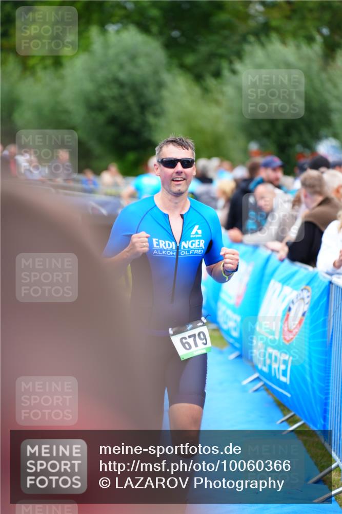 30.08.2026 - Elbe Triathlon Hamburg LAZAROV Photography http://msf.ph/oto/10060366 30.08.2026 11:40:22 Ziel 679, 1269 meine-sportfotos.de