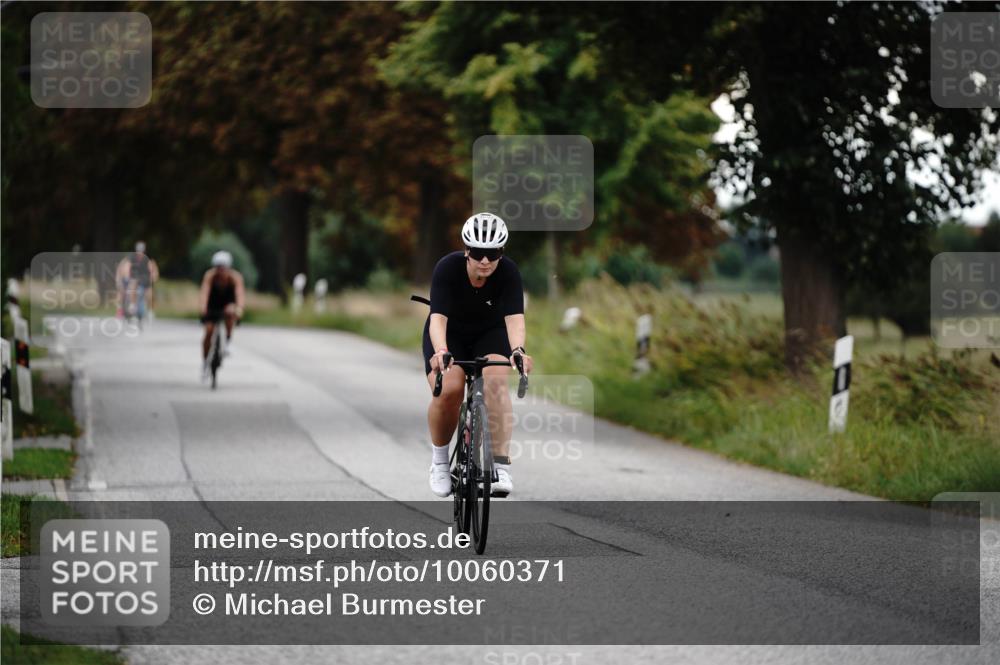 30.08.2026 - Elbe Triathlon Hamburg Michael Burmester http://msf.ph/oto/10060371 30.08.2026 11:44:15 Radfahren 1567, 1611, 1618 meine-sportfotos.de