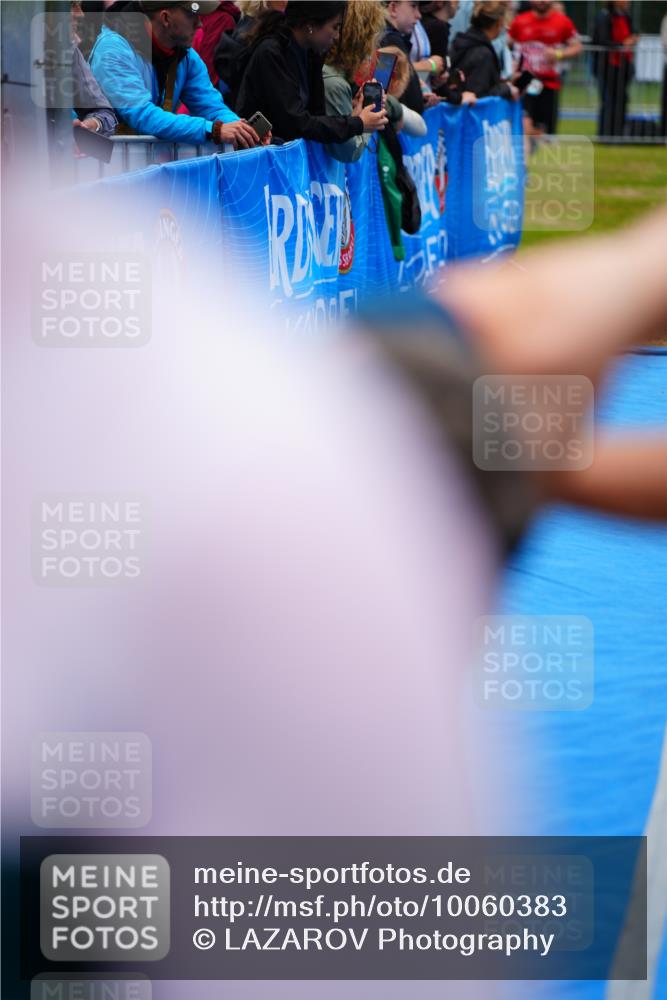 30.08.2026 - Elbe Triathlon Hamburg LAZAROV Photography http://msf.ph/oto/10060383 30.08.2026 11:40:29 Ziel 1130 meine-sportfotos.de