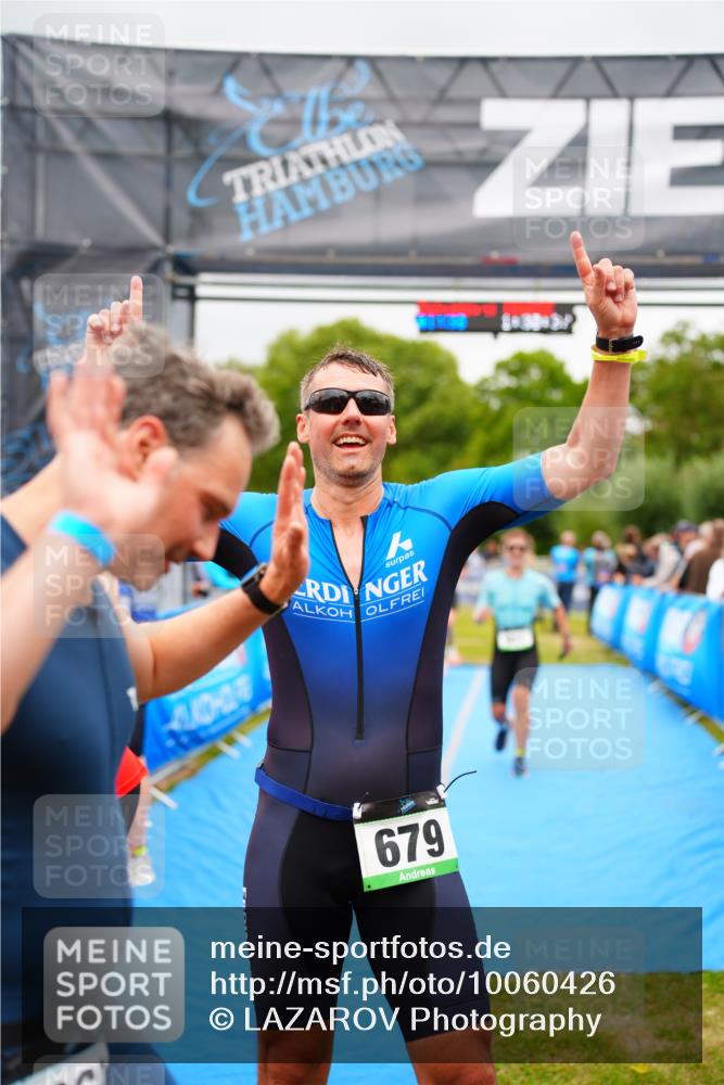 30.08.2026 - Elbe Triathlon Hamburg LAZAROV Photography http://msf.ph/oto/10060426 30.08.2026 11:40:47 Ziel 694, 911, 933, 1375 meine-sportfotos.de