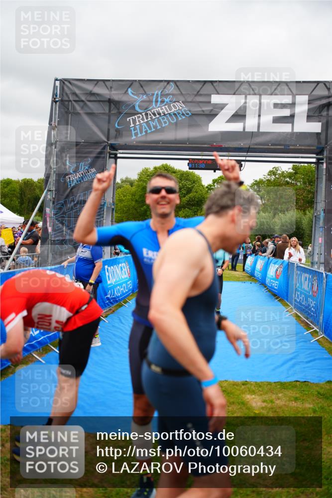 30.08.2026 - Elbe Triathlon Hamburg LAZAROV Photography http://msf.ph/oto/10060434 30.08.2026 11:40:48 Ziel 694, 911, 933, 1375 meine-sportfotos.de