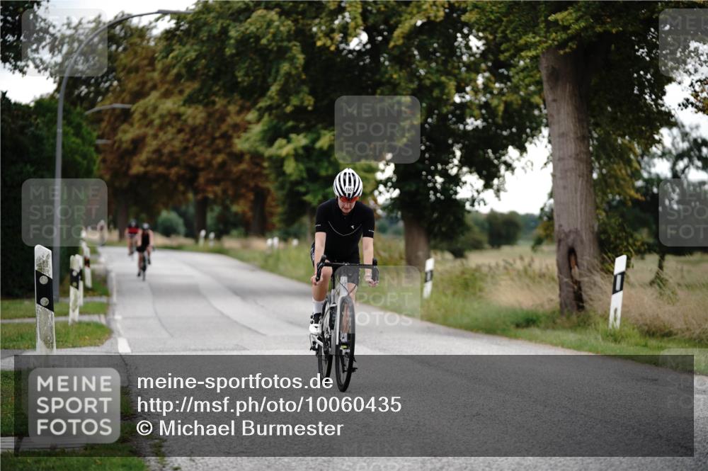 30.08.2026 - Elbe Triathlon Hamburg Michael Burmester http://msf.ph/oto/10060435 30.08.2026 11:45:16 Radfahren 1557, 1603 meine-sportfotos.de