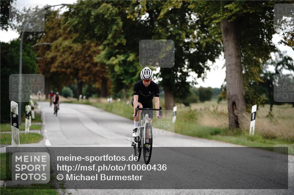 30.08.2026 - Elbe Triathlon Hamburg Michael Burmester http://msf.ph/oto/10060436 30.08.2026 11:45:16 Radfahren 1557, 1603 meine-sportfotos.de