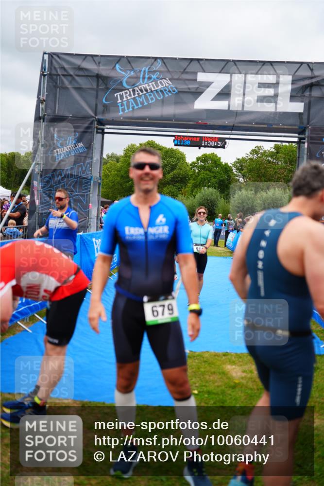 30.08.2026 - Elbe Triathlon Hamburg LAZAROV Photography http://msf.ph/oto/10060441 30.08.2026 11:40:49 Ziel 694, 911, 933, 1375 meine-sportfotos.de