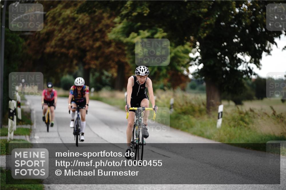 30.08.2026 - Elbe Triathlon Hamburg Michael Burmester http://msf.ph/oto/10060455 30.08.2026 11:45:30 Radfahren 1661, 1695, 1711 meine-sportfotos.de