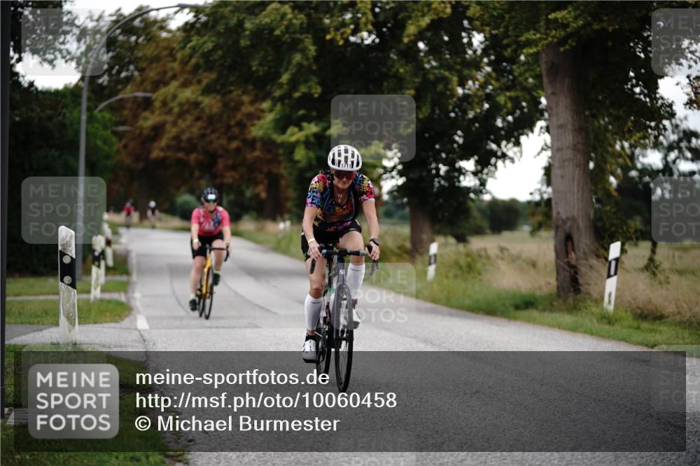 30.08.2026 - Elbe Triathlon Hamburg Michael Burmester http://msf.ph/oto/10060458 30.08.2026 11:45:32 Radfahren 1661, 1695, 1711 meine-sportfotos.de